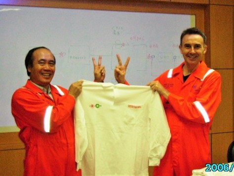 HSE Leadership Commitment - JV Managers celebrate safety milestone with 'Safe Team Work' shirts 
